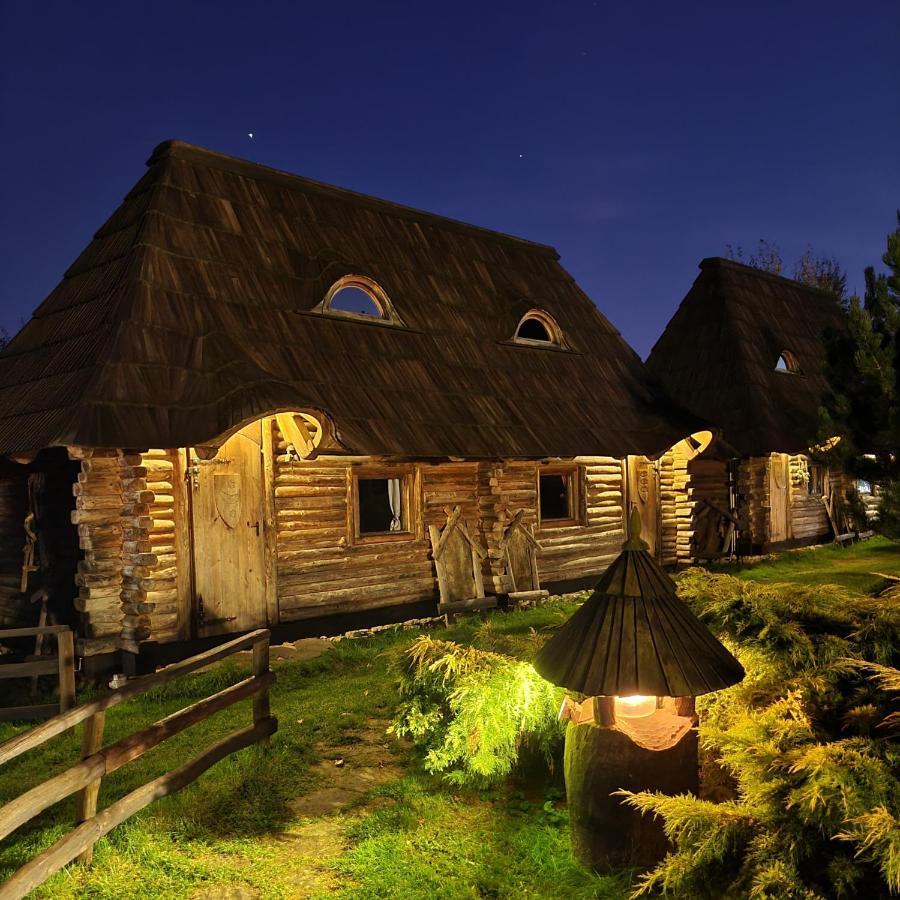 Hotel Gród Pędzików Chęciny Exterior foto
